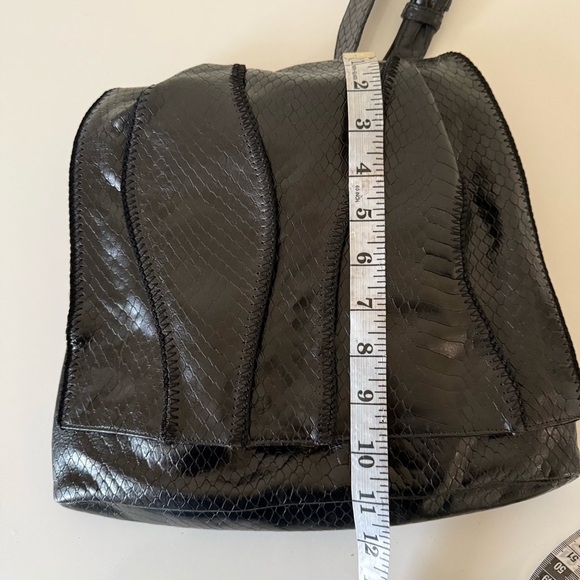 Vintage  SHARIF Reptile Embossed Cross Body Shoulder Bag Black - Picture 10 of 11